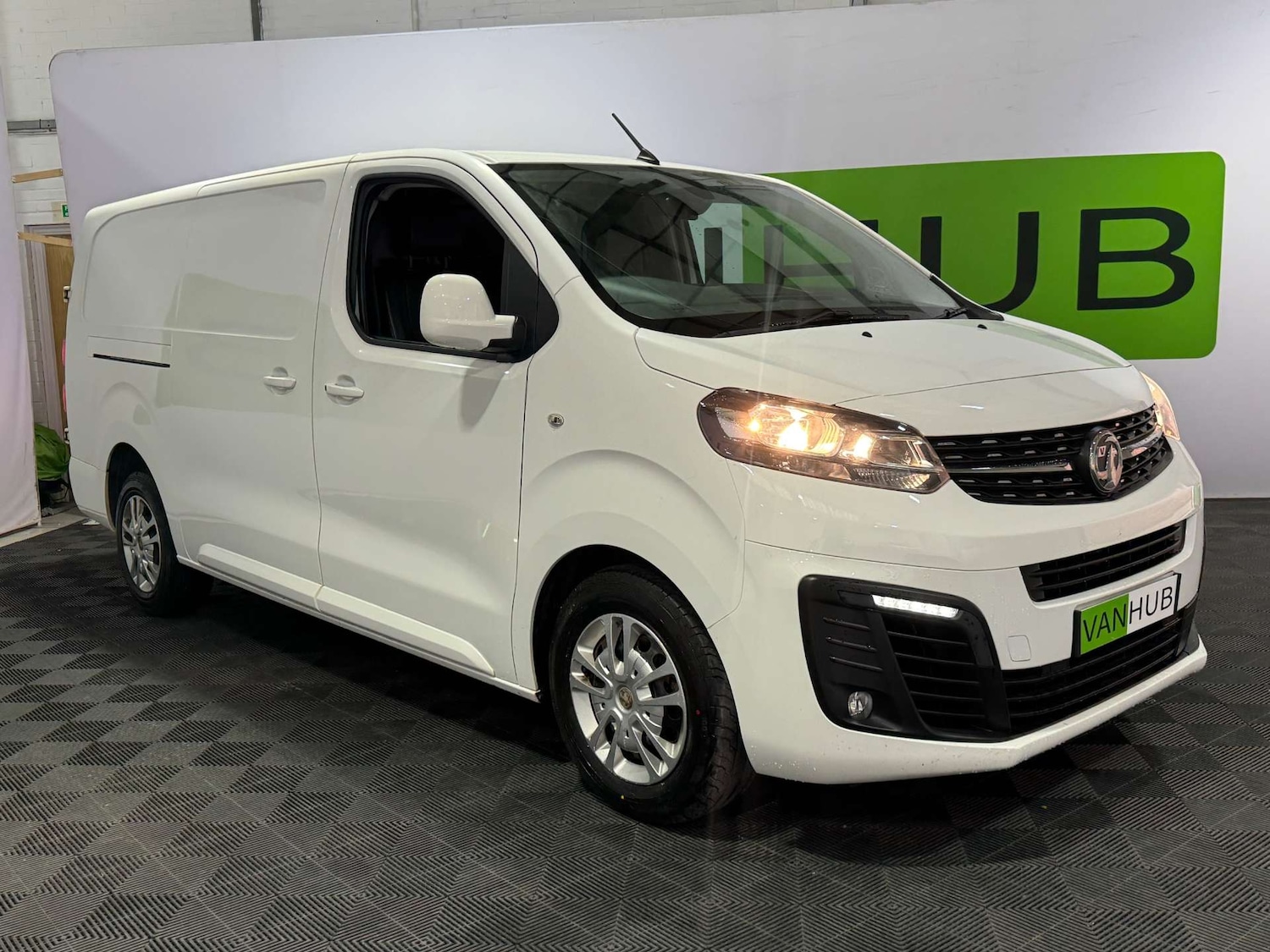Used Vauxhall Vivaro 2020 for sale - 76921219: Photo 1