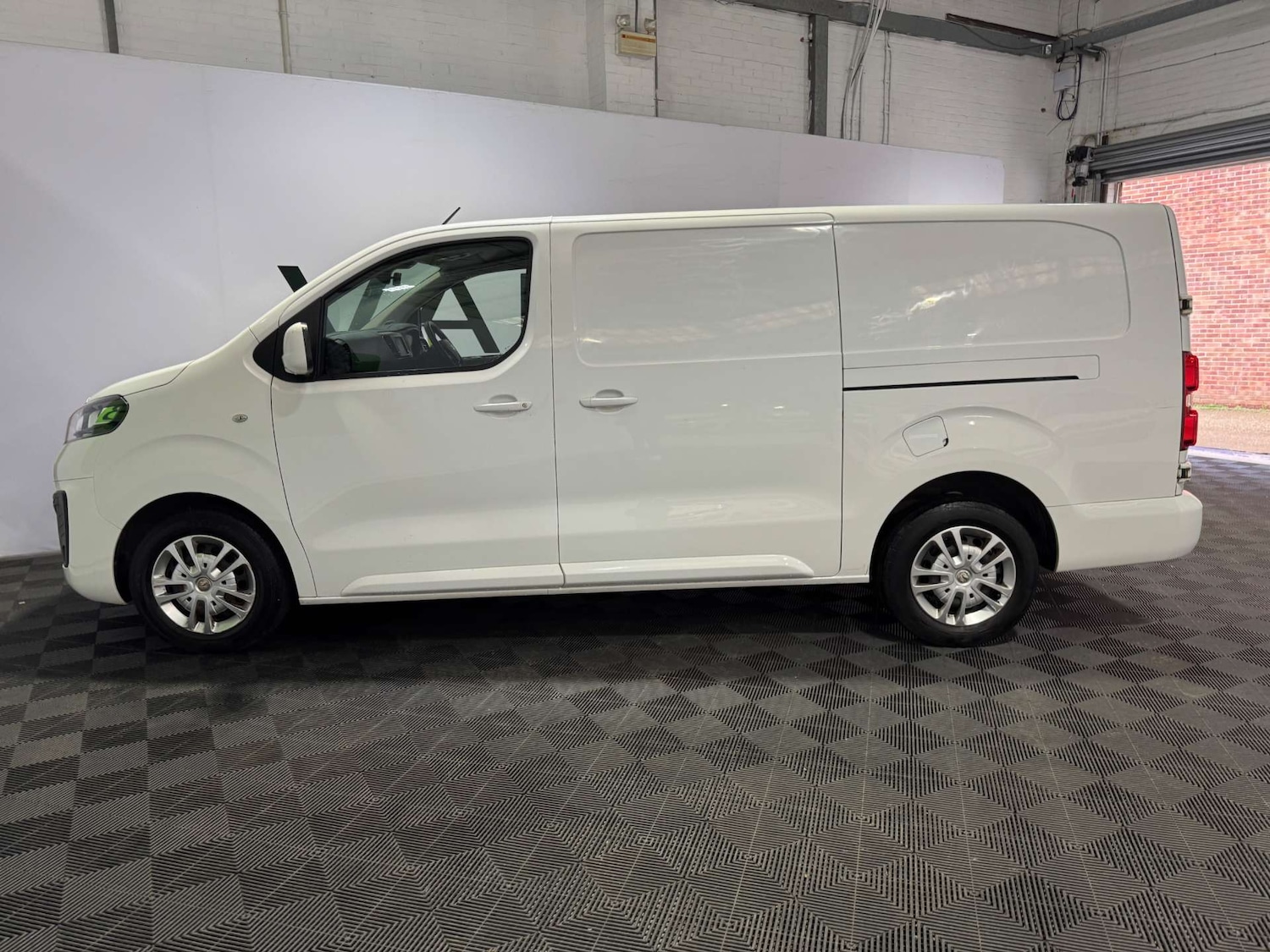 Used Vauxhall Vivaro 2020 for sale - 76921219: Photo 3