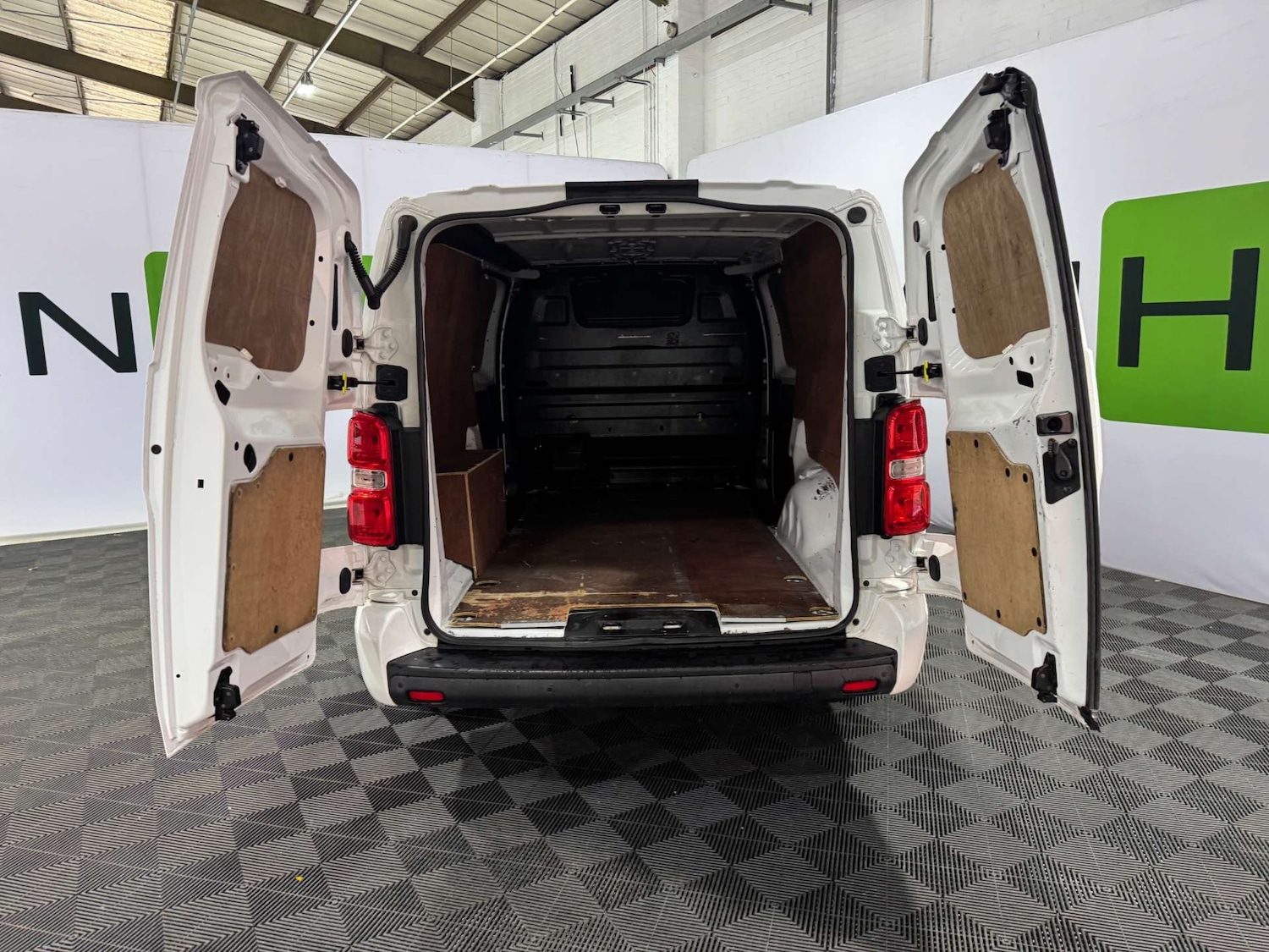 Used Vauxhall Vivaro 2020 for sale - 76921219: Photo 4