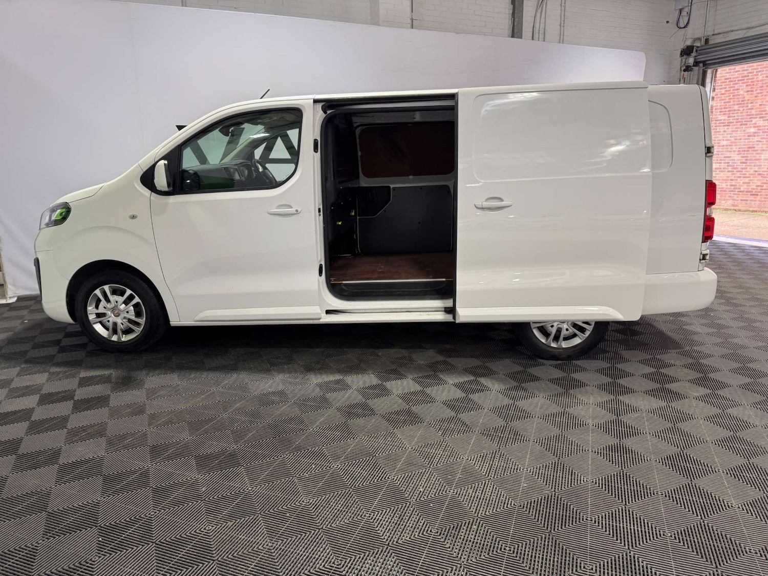 Used Vauxhall Vivaro 2020 for sale - 76921219: Photo 8