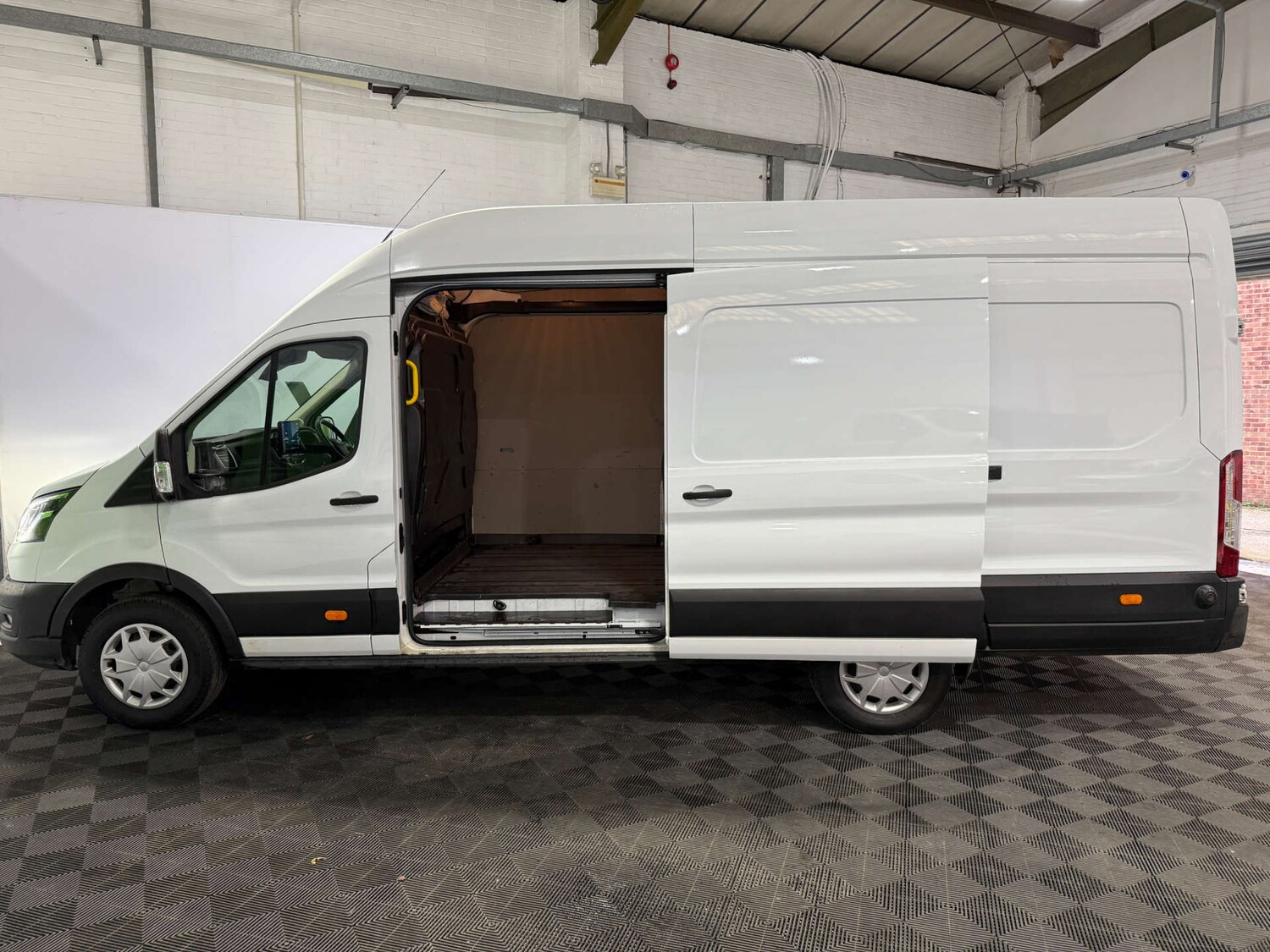 Used Ford Transit 2022 for sale - 76481400: Photo 5