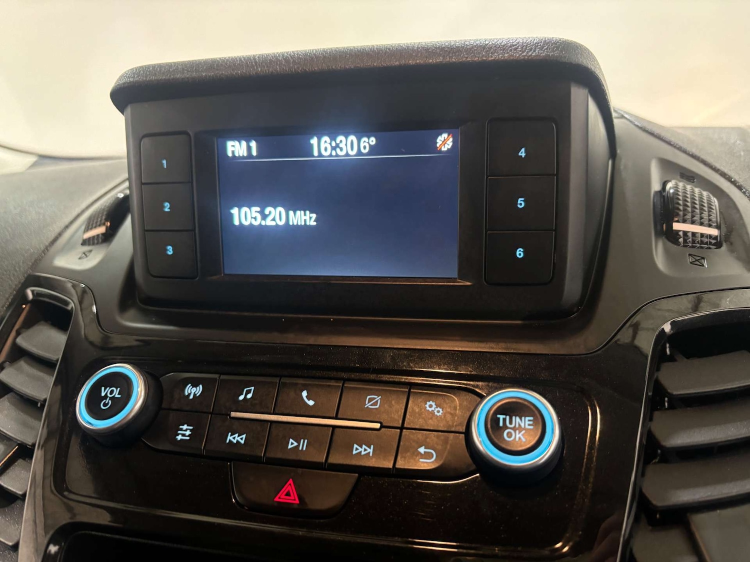 Used Ford Transit Connect 2023 for sale - 76601059: Photo 20