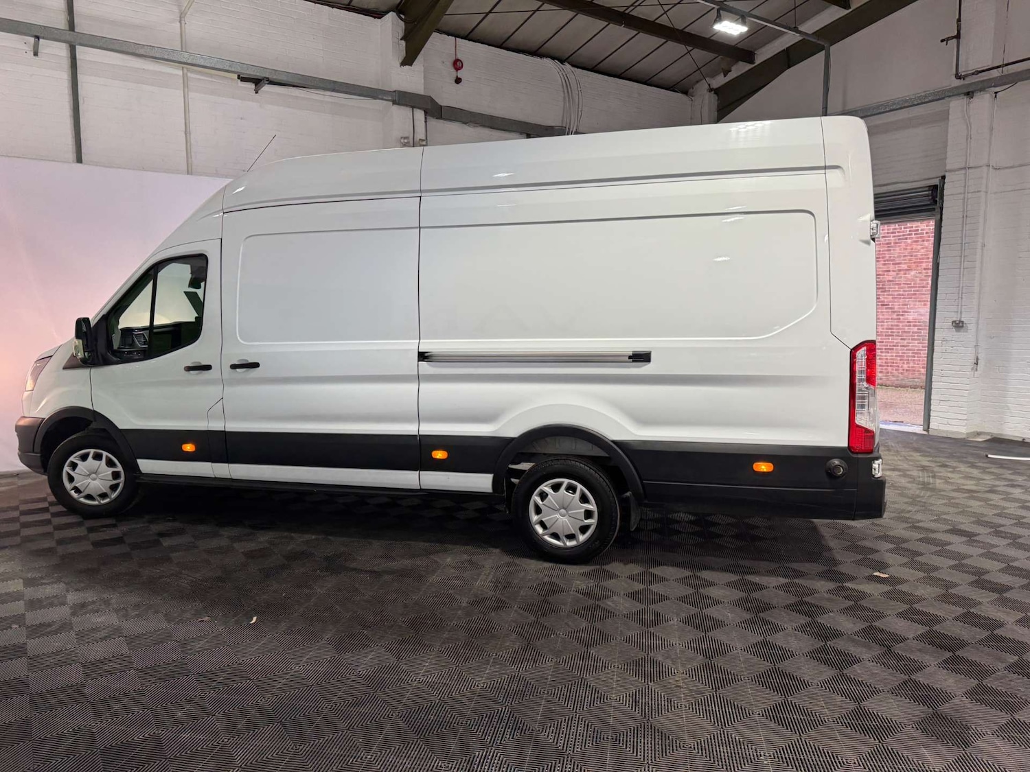 Used Ford Transit 2024 for sale - 76663144: Photo 4