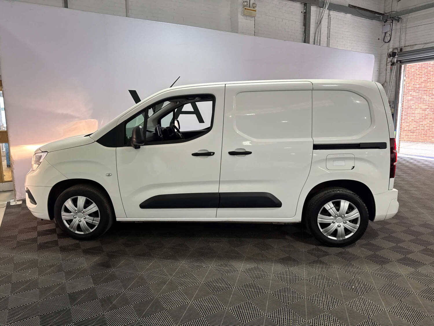 Used Vauxhall Combo 2020 for sale - 78106735: Photo 4