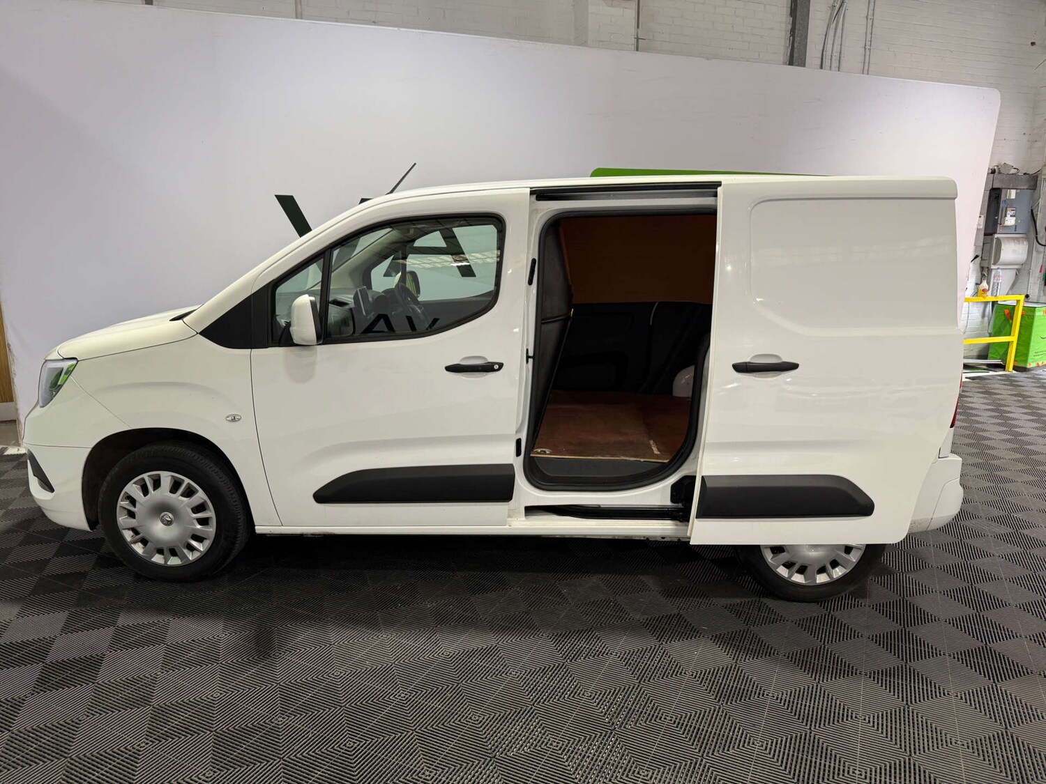 Used Vauxhall Combo 2021 for sale - 76863451: Photo 7