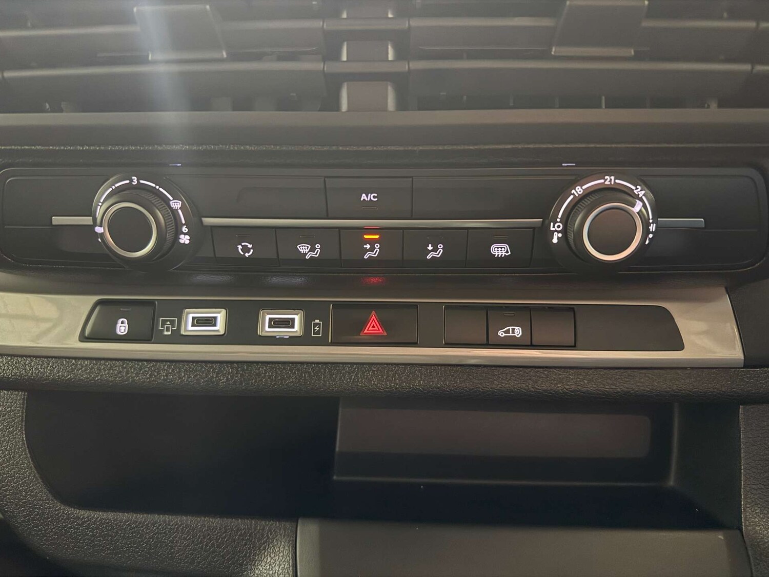 Used Vauxhall Vivaro 2024 for sale - 77434637: Photo 30