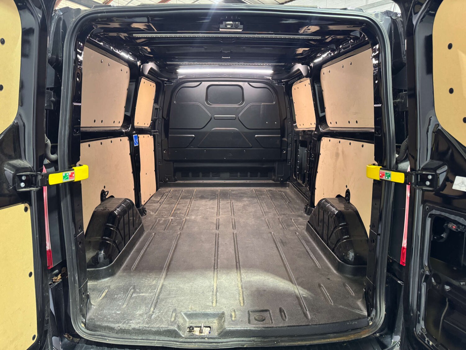 Used Ford Transit Custom 2023 for sale - 76091323: Photo 29