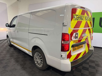 Used Vauxhall Vivaro 2023 for sale - 76601972: Photo