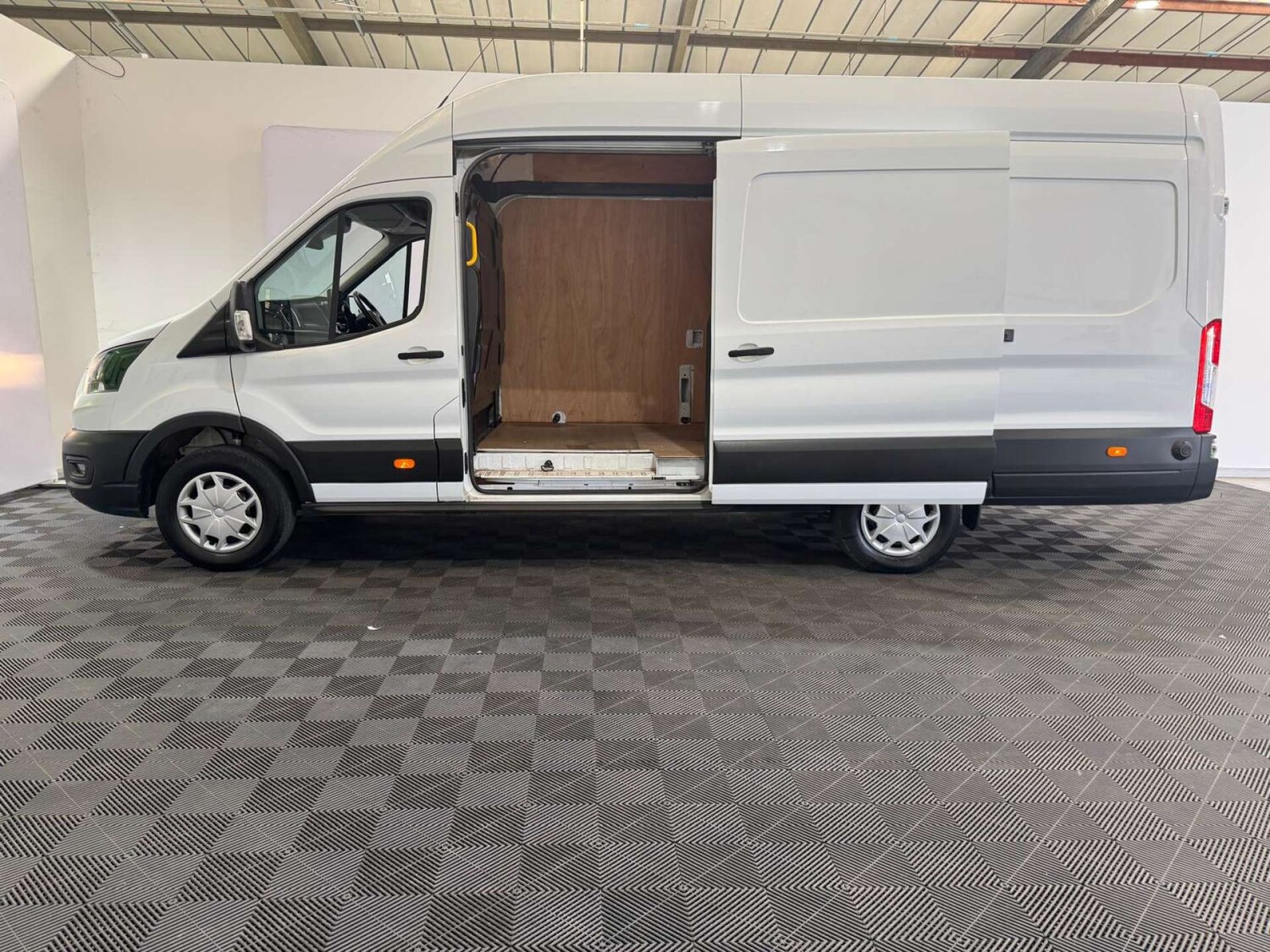 Used Ford Transit 2024 for sale - 76255861: Photo 5