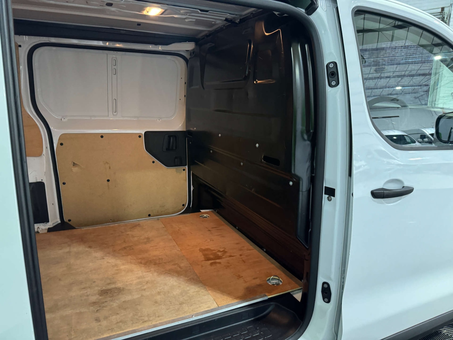 Used Vauxhall Vivaro 2024 for sale - 77434653: Photo 8