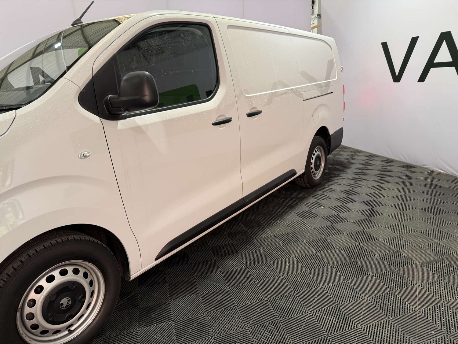 Used Vauxhall Vivaro 2024 for sale - 76830085: Photo 5