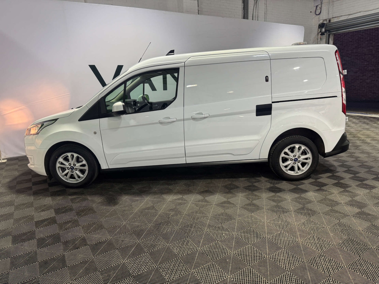 Used Ford Transit Connect 2024 for sale - 77118816: Photo 3
