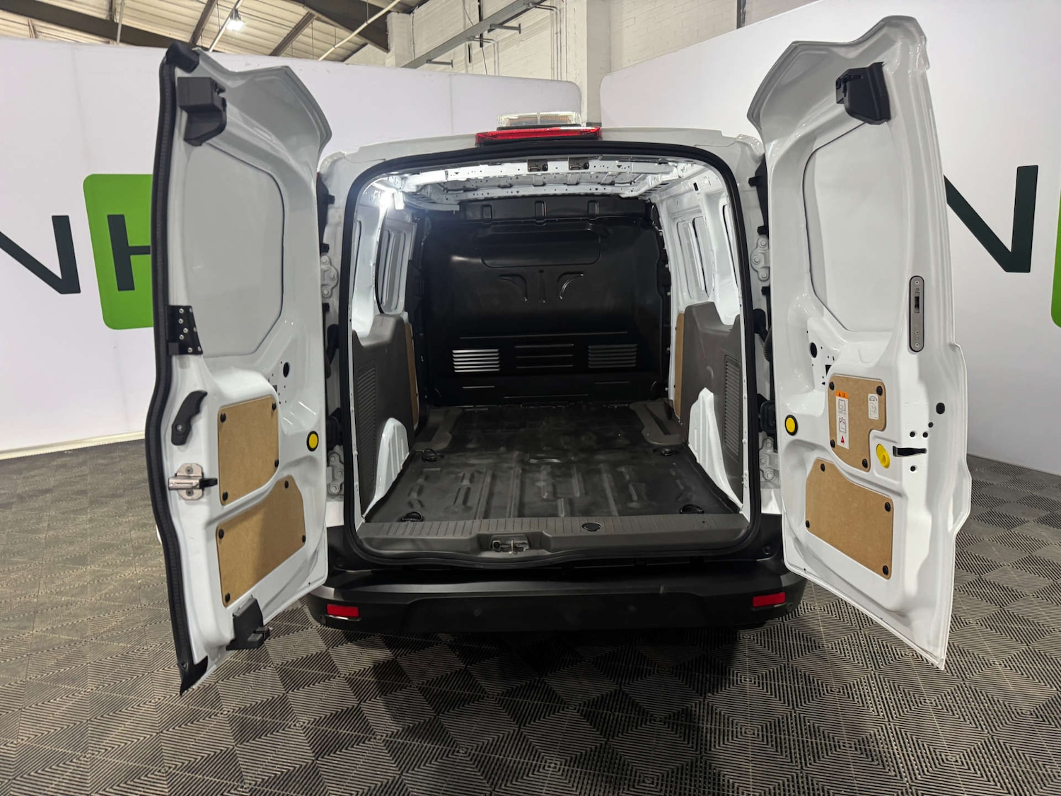 Used Ford Transit Connect 2024 for sale - 77118816: Photo 4