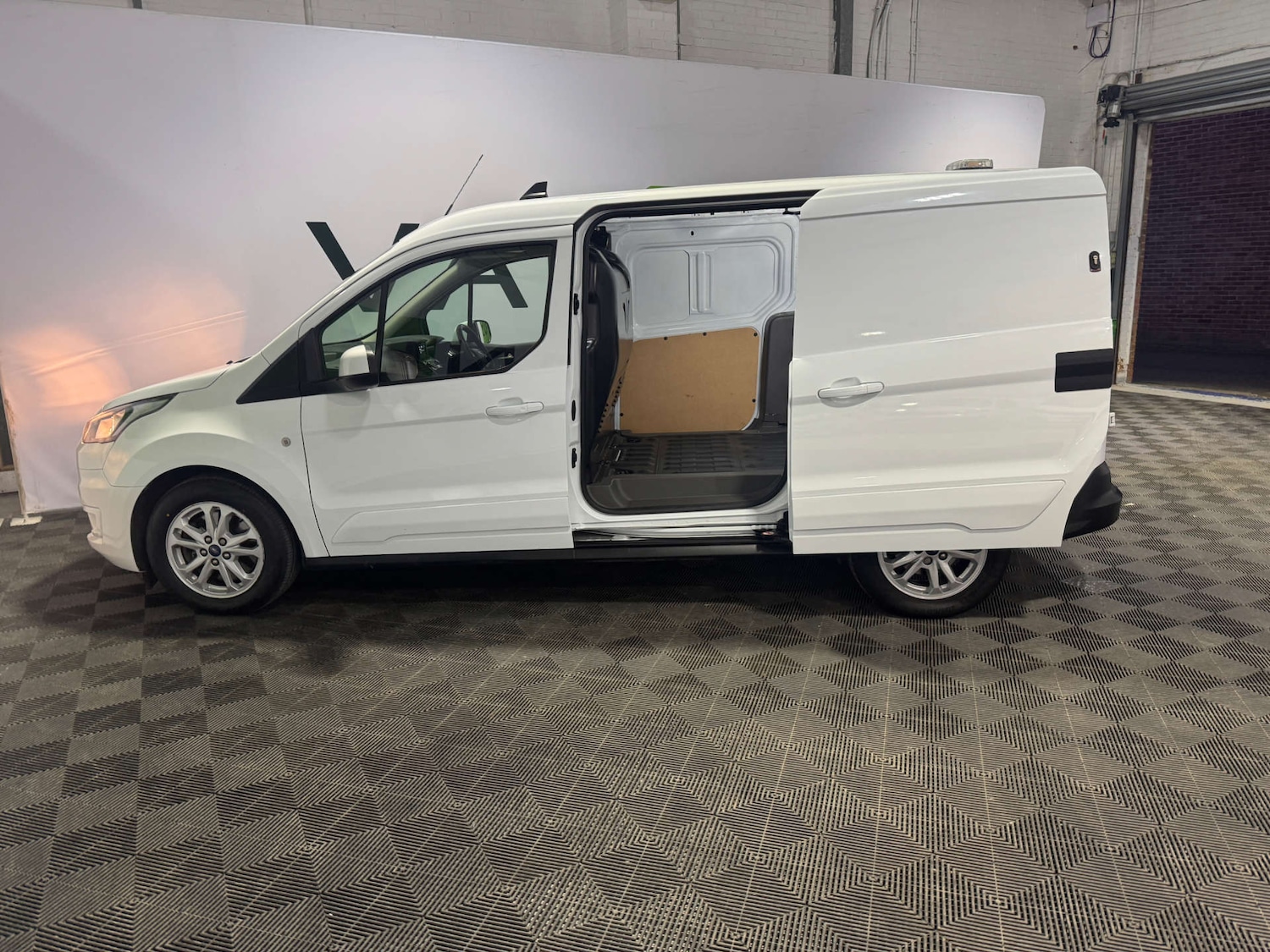 Used Ford Transit Connect 2024 for sale - 77118816: Photo 7