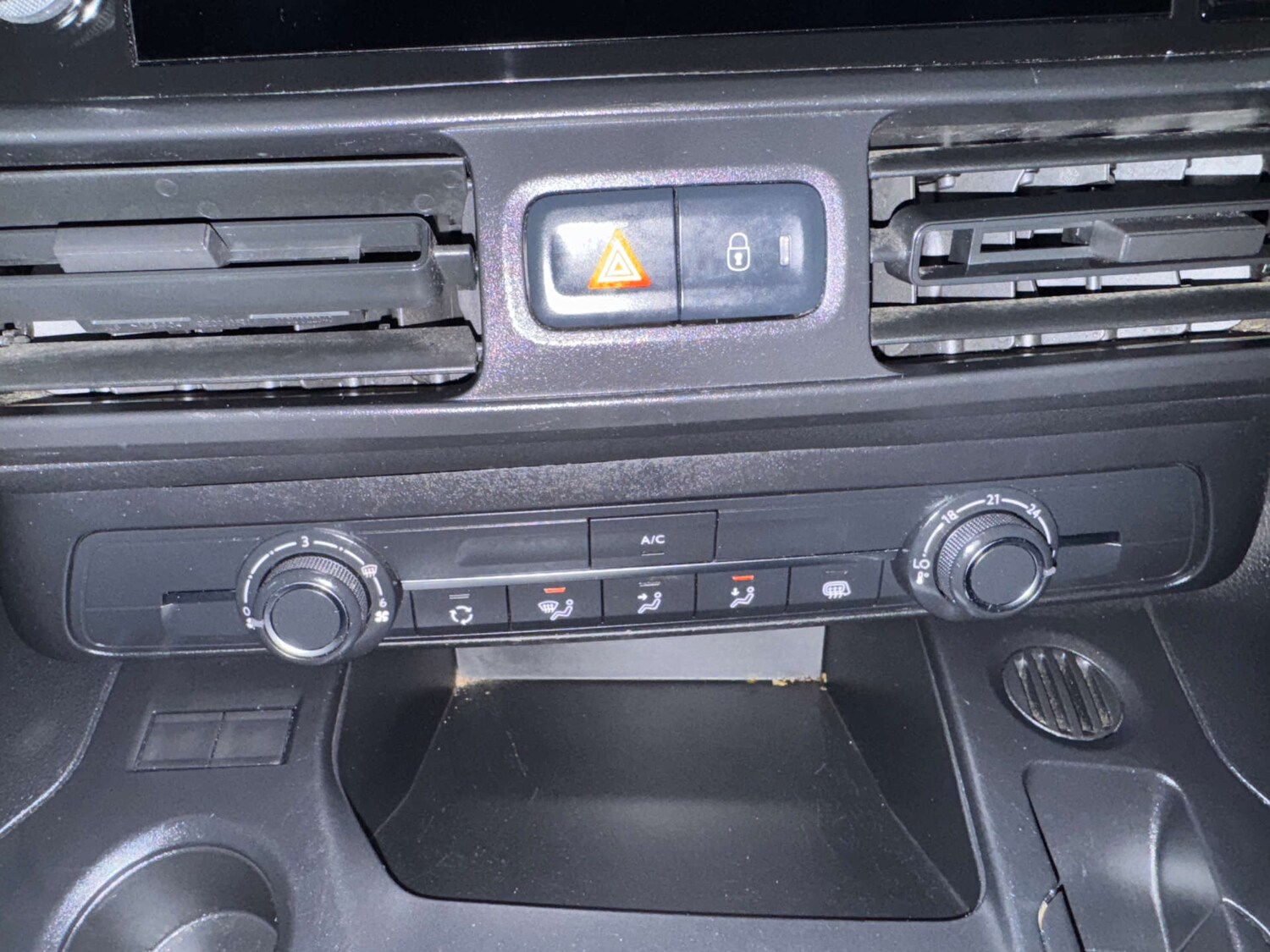 Used Vauxhall Combo 2020 for sale - 77336997: Photo 34