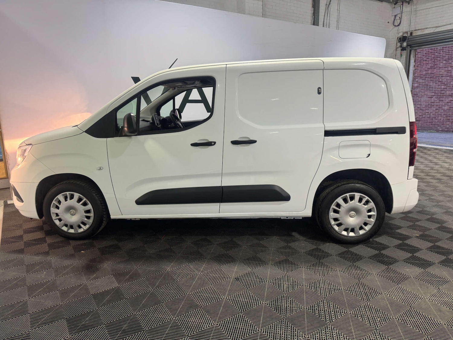 Used Vauxhall Combo 2020 for sale - 77336997: Photo 4