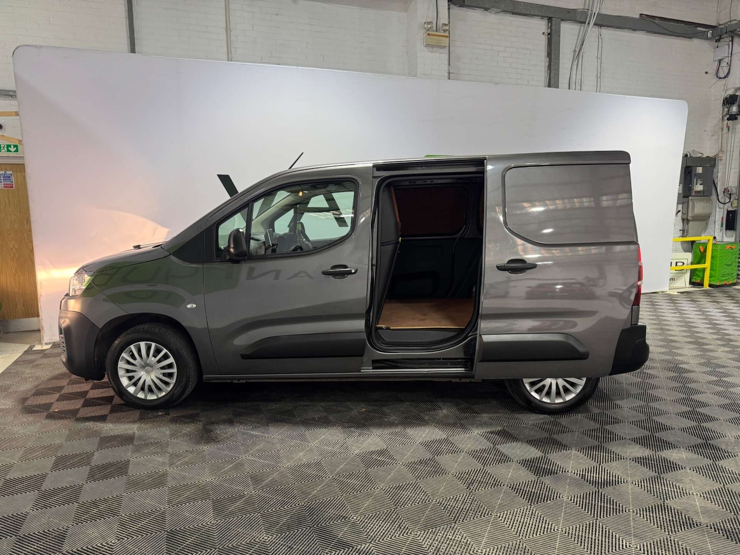 Used Citroen Berlingo 2020 for sale - 76642941: Photo 4