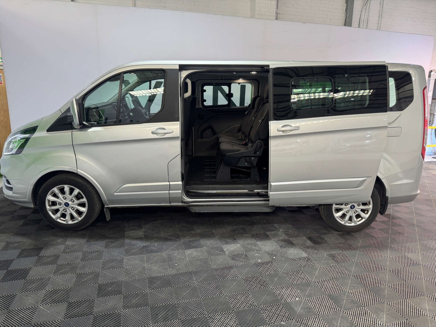 Used Ford Tourneo Custom 2022 for sale - 76601568: Photo 5