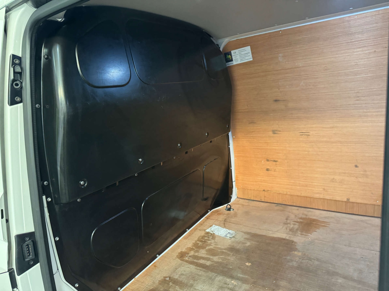 Used Volkswagen Transporter 2023 for sale - 77976988: Photo 34