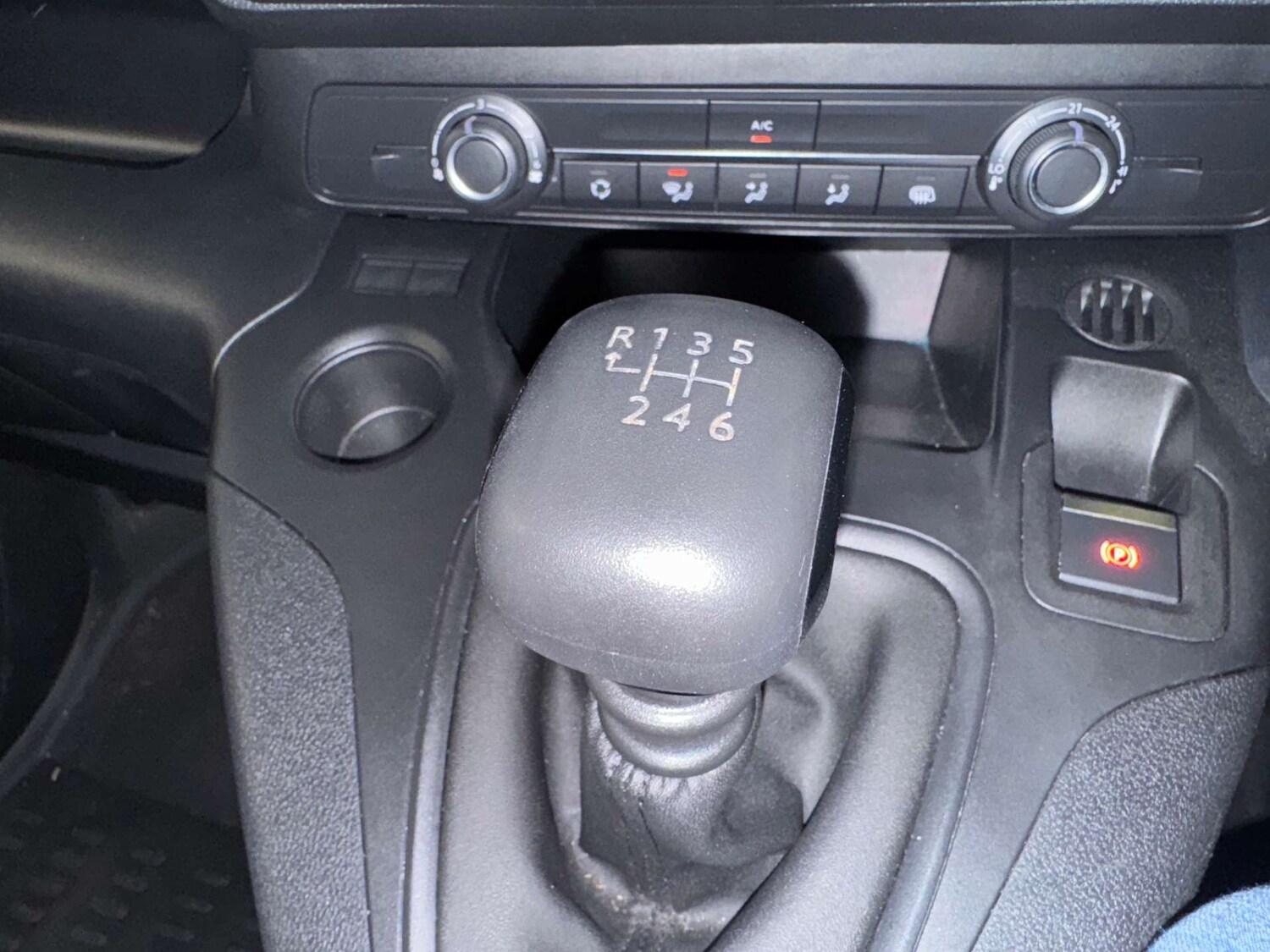 Used Peugeot Partner 2022 for sale - 76640015: Photo 13