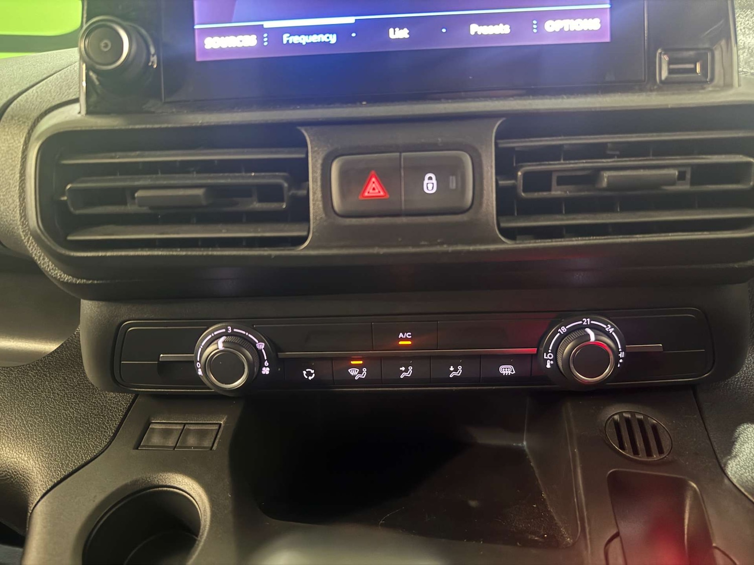 Used Peugeot Partner 2022 for sale - 76640015: Photo 15