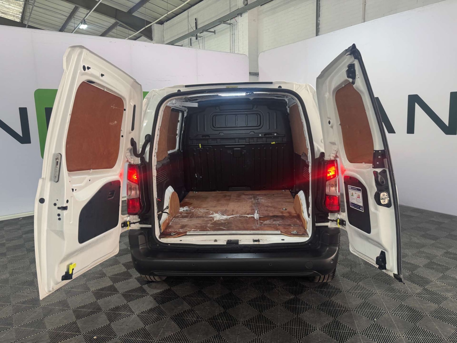 Used Peugeot Partner 2022 for sale - 76640015: Photo 24