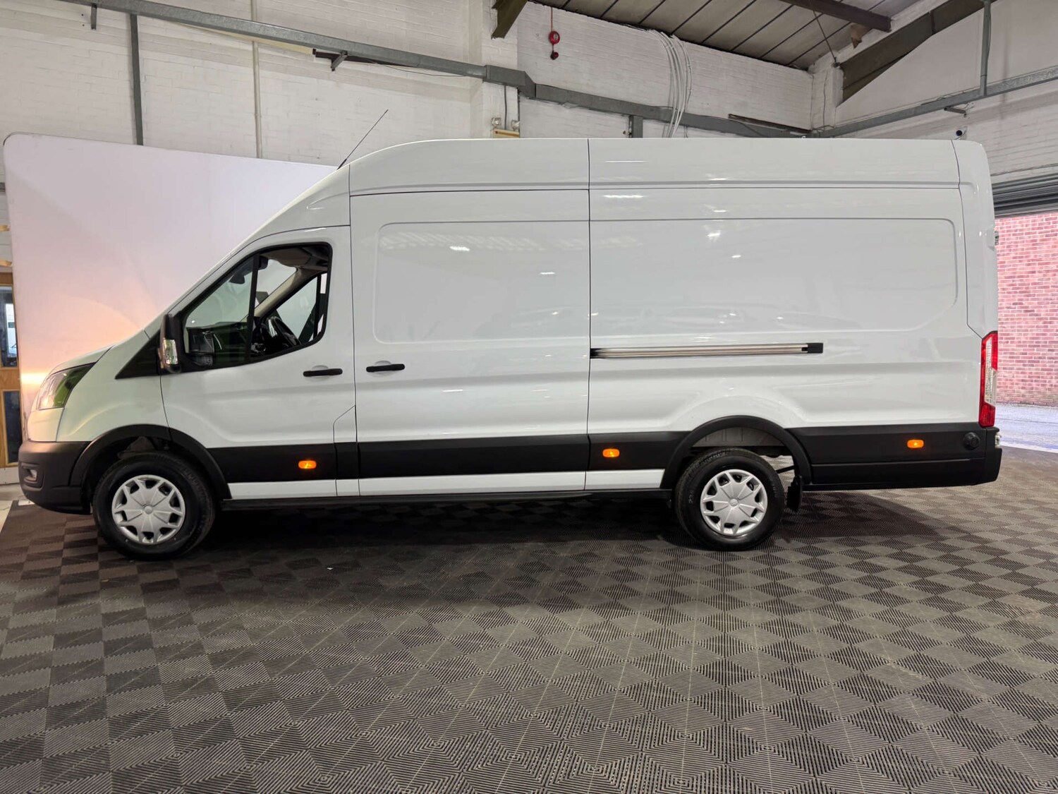 Used Ford Transit 2024 for sale - 77669324: Photo 4