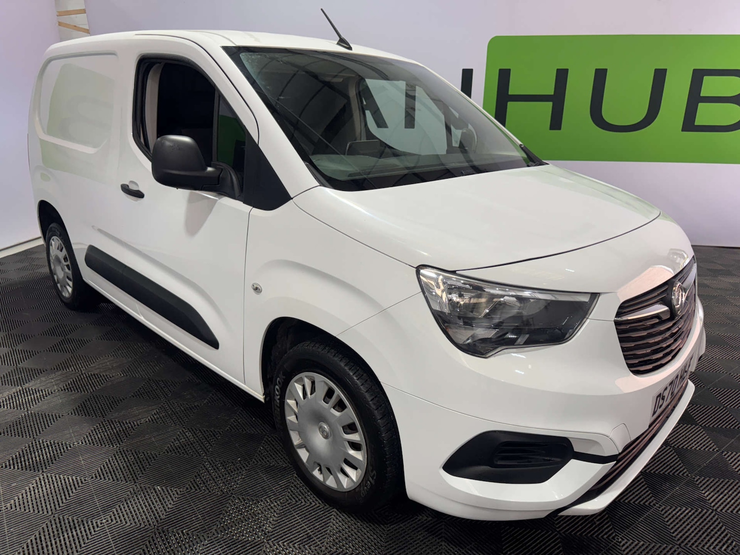 Used Vauxhall Combo 2020 for sale - 76601821: Photo 1