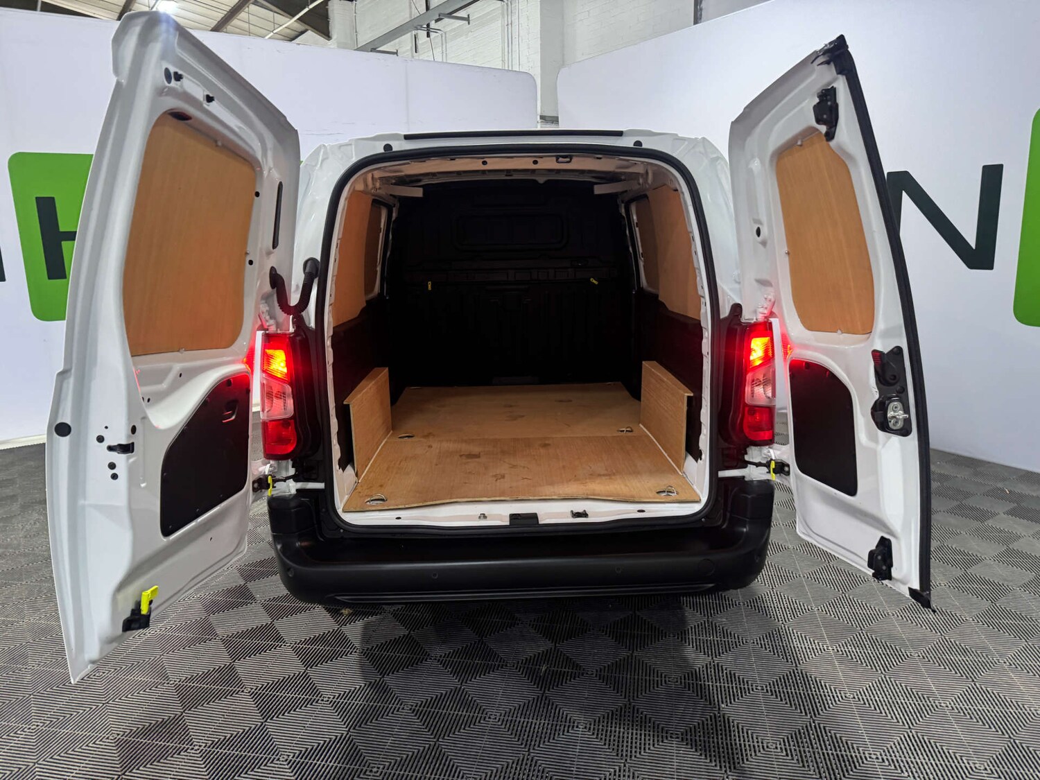 Used Peugeot Partner 2022 for sale - 77127322: Photo 27