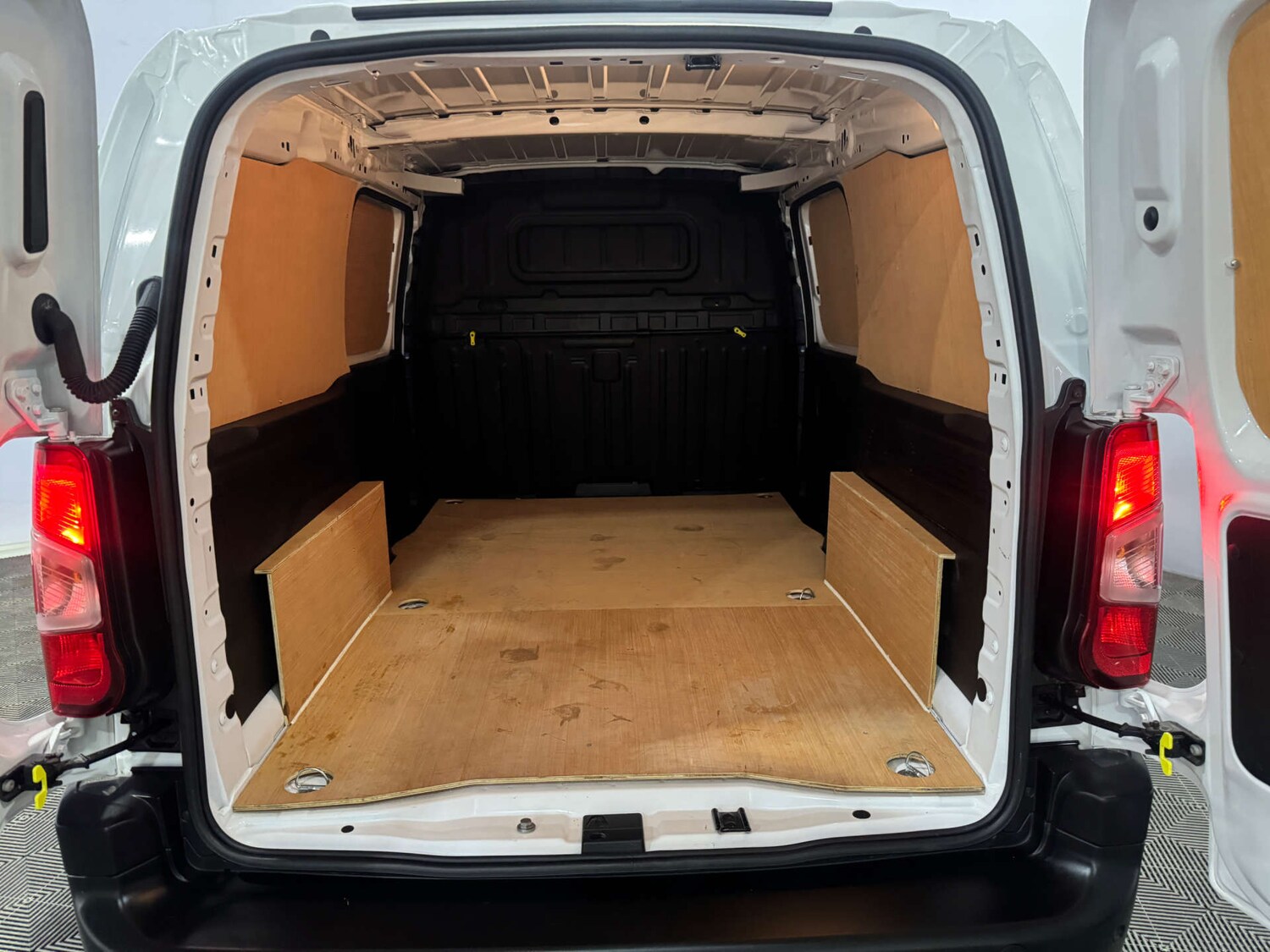 Used Peugeot Partner 2022 for sale - 77127322: Photo 28