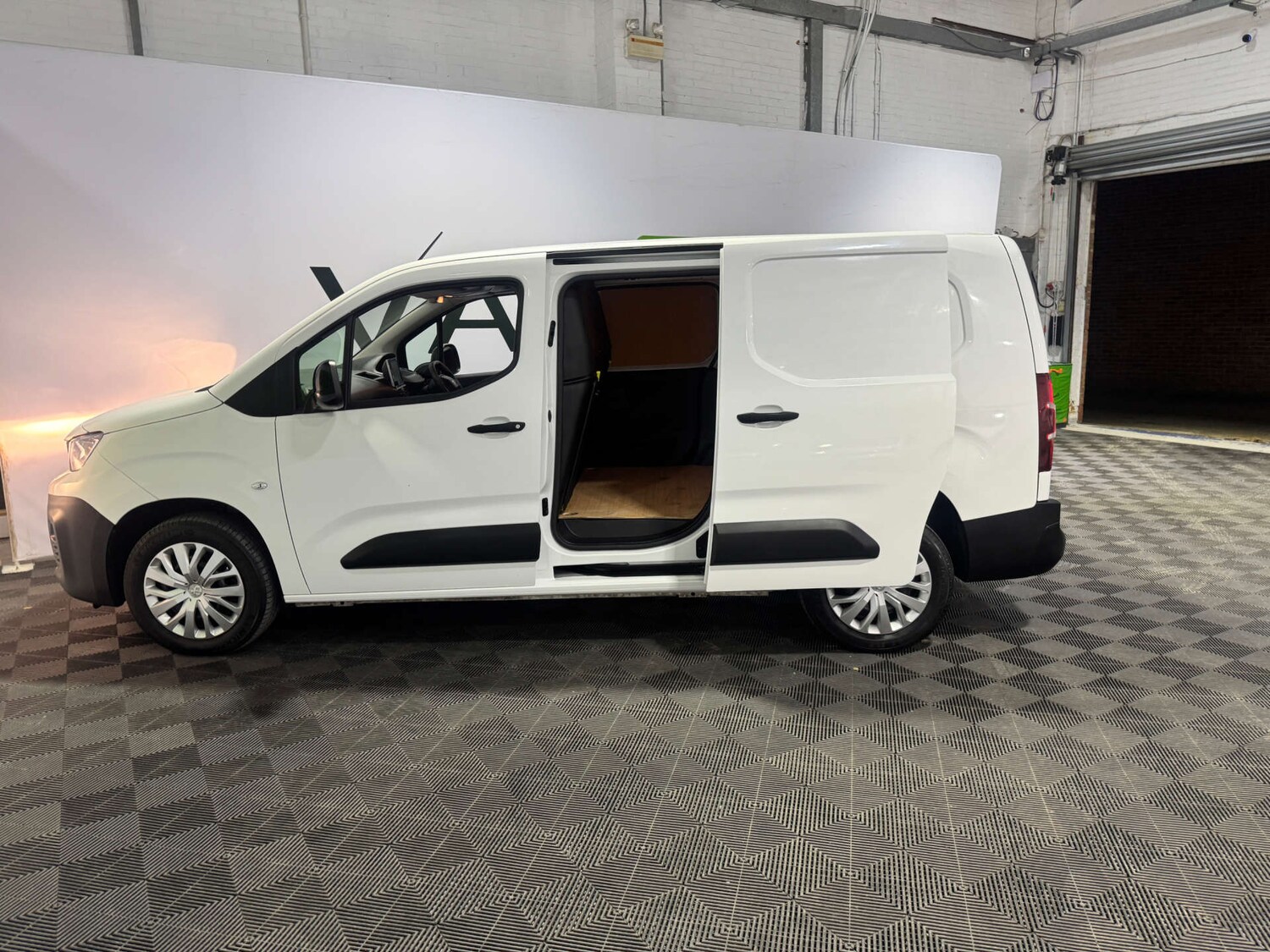 Used Peugeot Partner 2022 for sale - 77127322: Photo 31