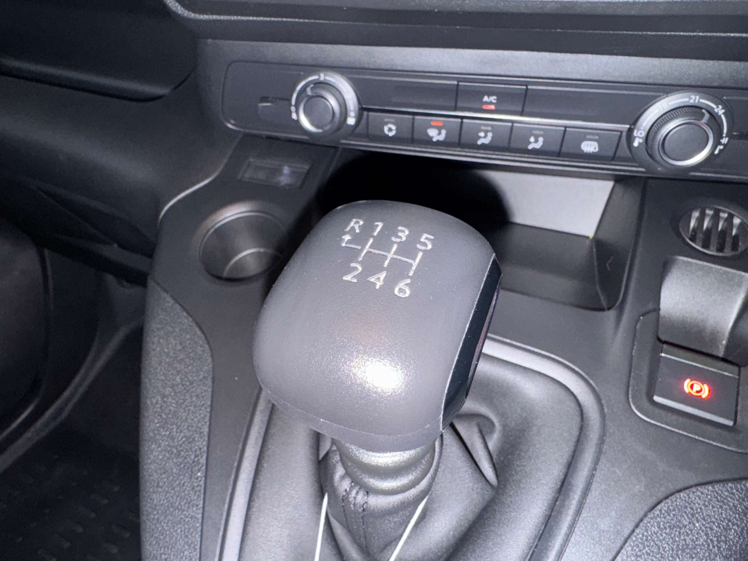 Used Peugeot Partner 2022 for sale - 77127322: Photo 37