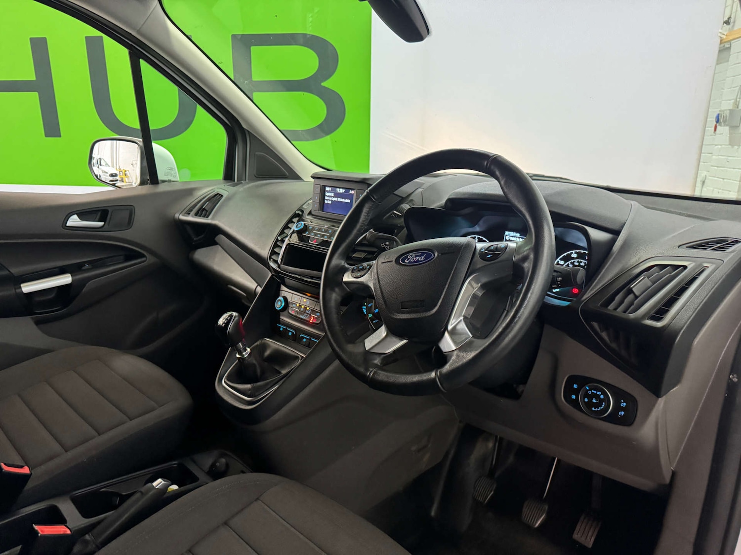 Used Ford Transit Connect 2024 for sale - 78068241: Photo 2