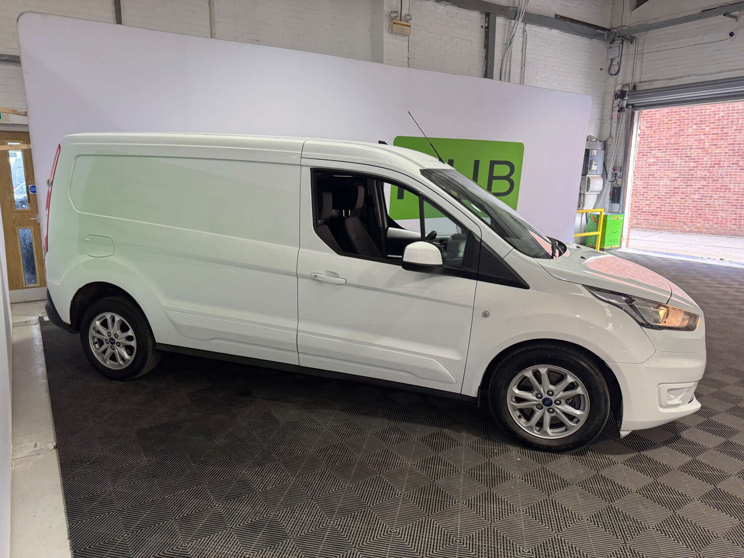 Used Ford Transit Connect 2024 for sale - 78068241: Photo 9