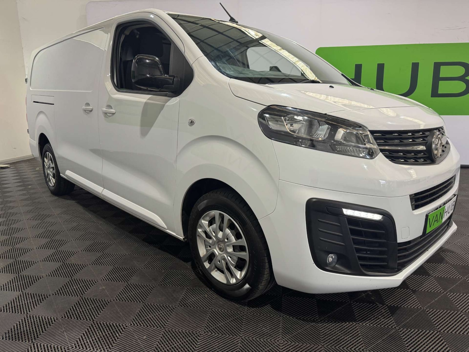 Used Vauxhall Vivaro 2022 for sale - 76601631: Photo 1
