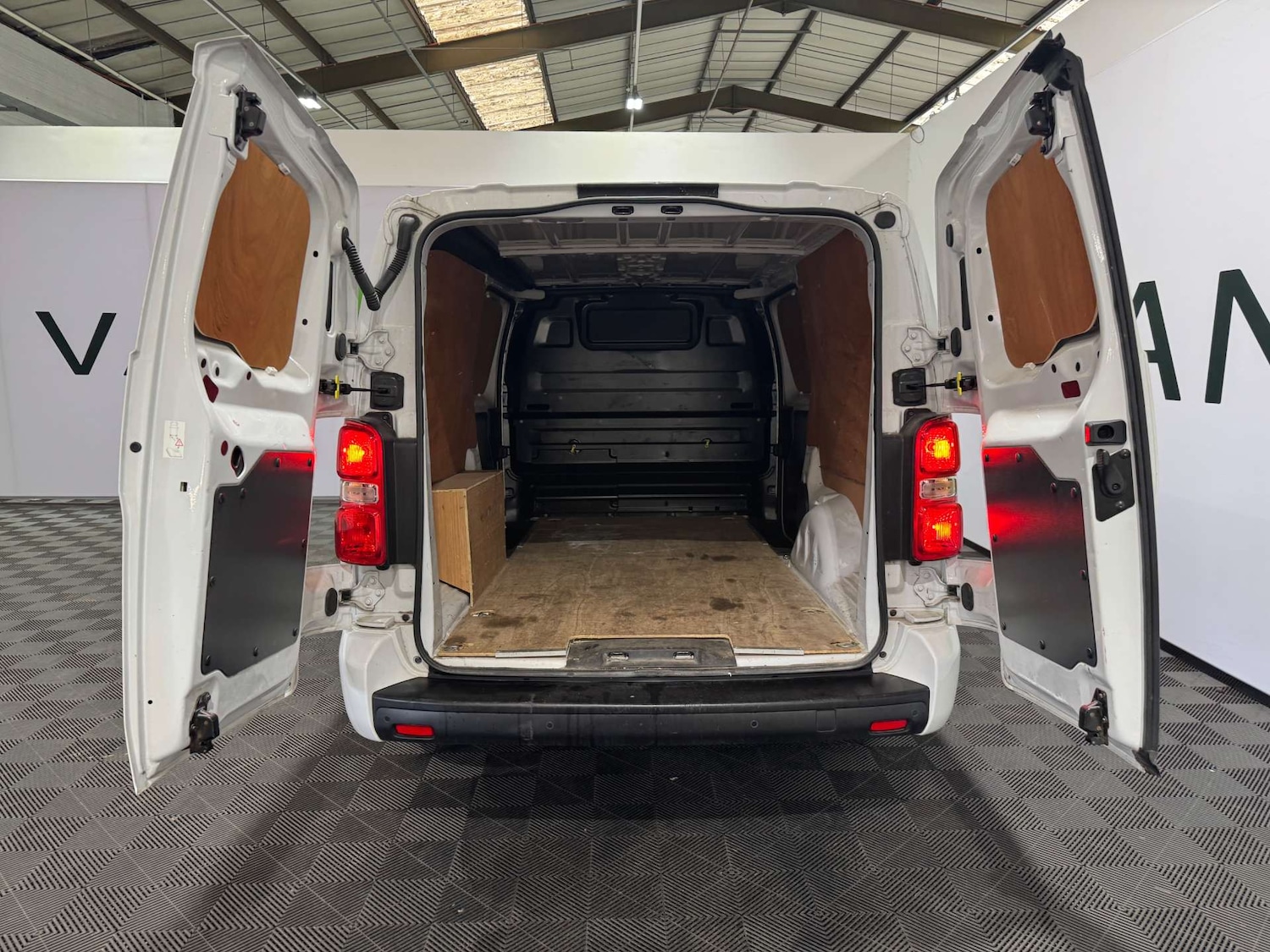 Used Vauxhall Vivaro 2022 for sale - 76601631: Photo 24