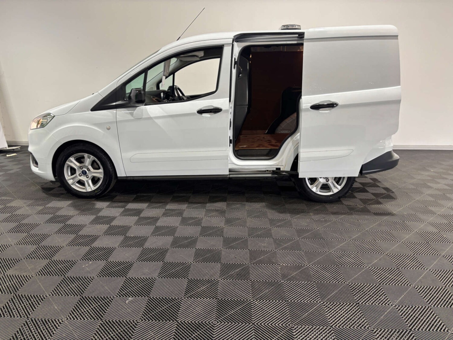 Used Ford Transit Courier 2022 for sale - 76278310: Photo 25