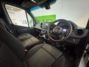 Used Mercedes-Benz Sprinter 2023 for sale - 79571714: Photo