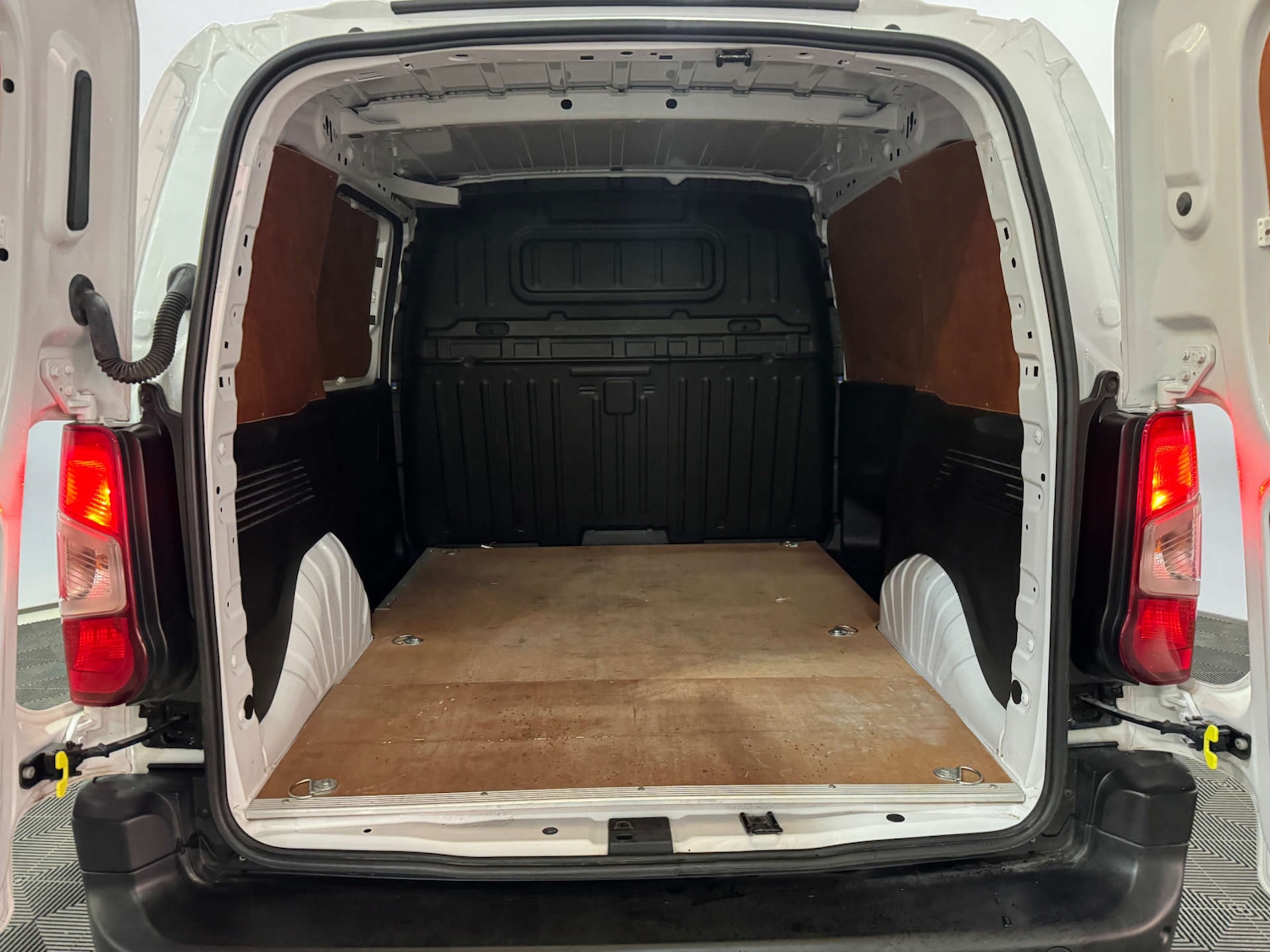 Used Vauxhall Combo 2022 for sale - 77636193: Photo 3