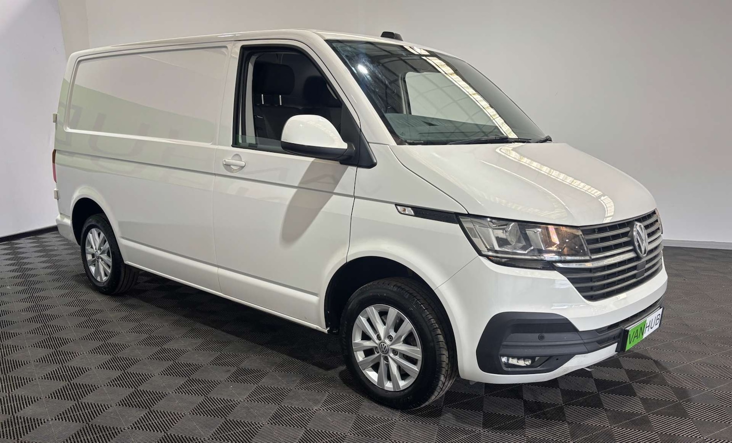 Used Volkswagen Transporter 2023 for sale - 76278371: Photo 1