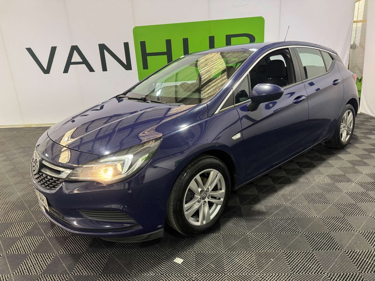 Used Vauxhall Astra 2017 for sale - 76905287: Photo 6