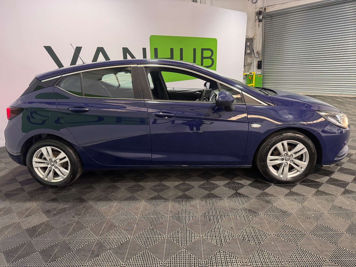 Used Vauxhall Astra 2017 for sale - 76905287: Photo 9