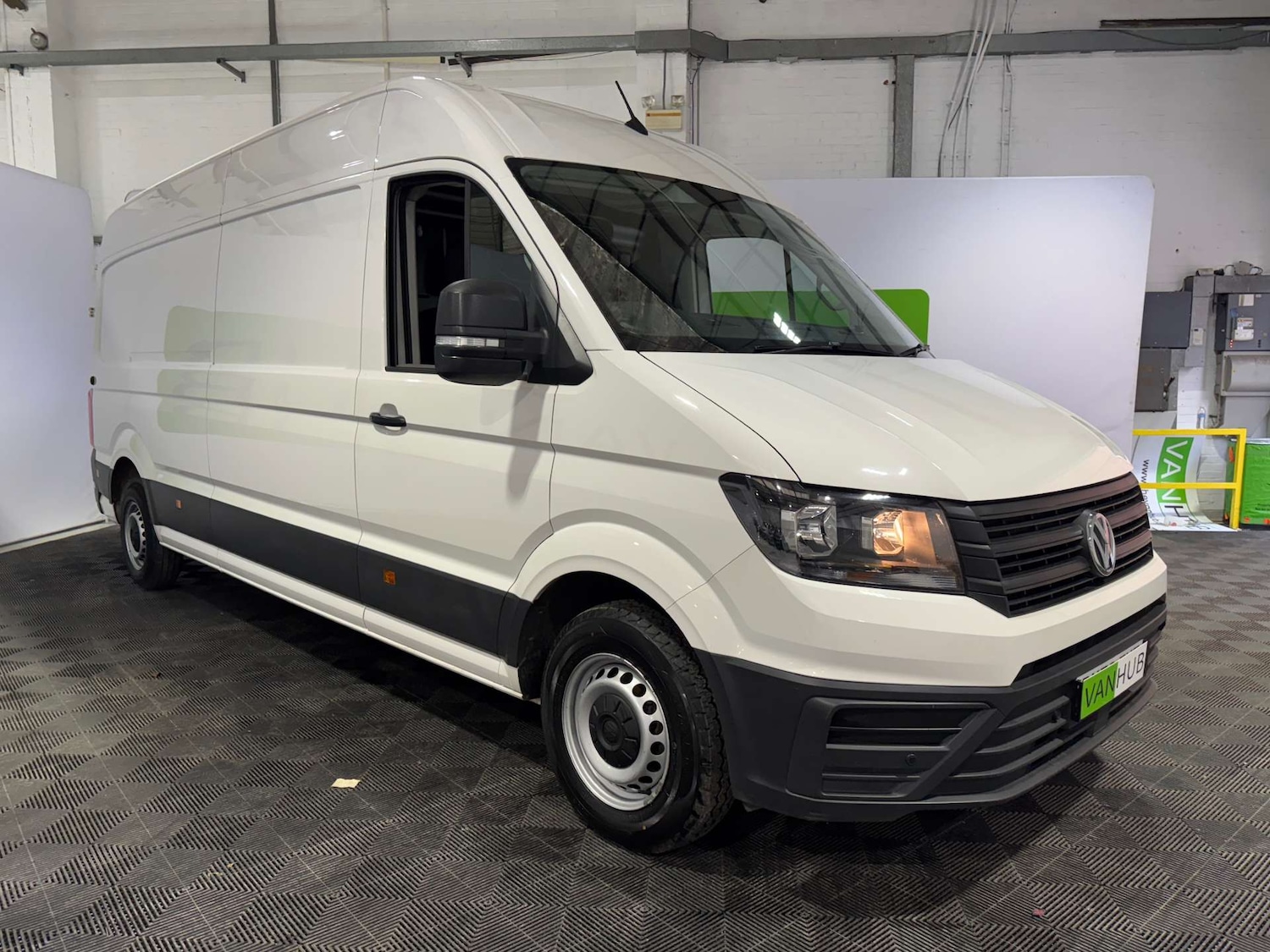 Used Volkswagen Crafter 2023 for sale - 76642935: Photo 1
