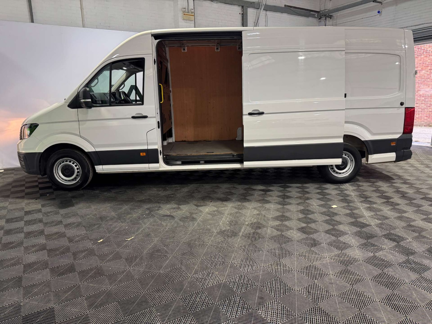 Used Volkswagen Crafter 2023 for sale - 76642935: Photo 30