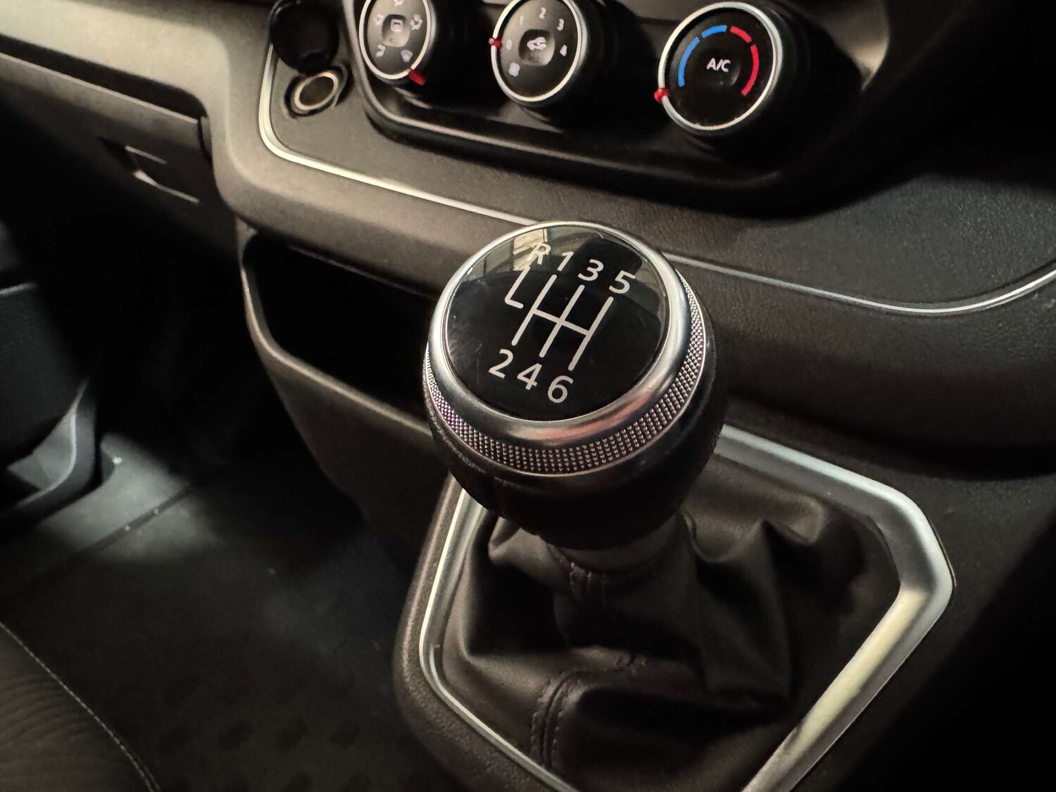 Used Renault Trafic 2022 for sale - 76601839: Photo 13