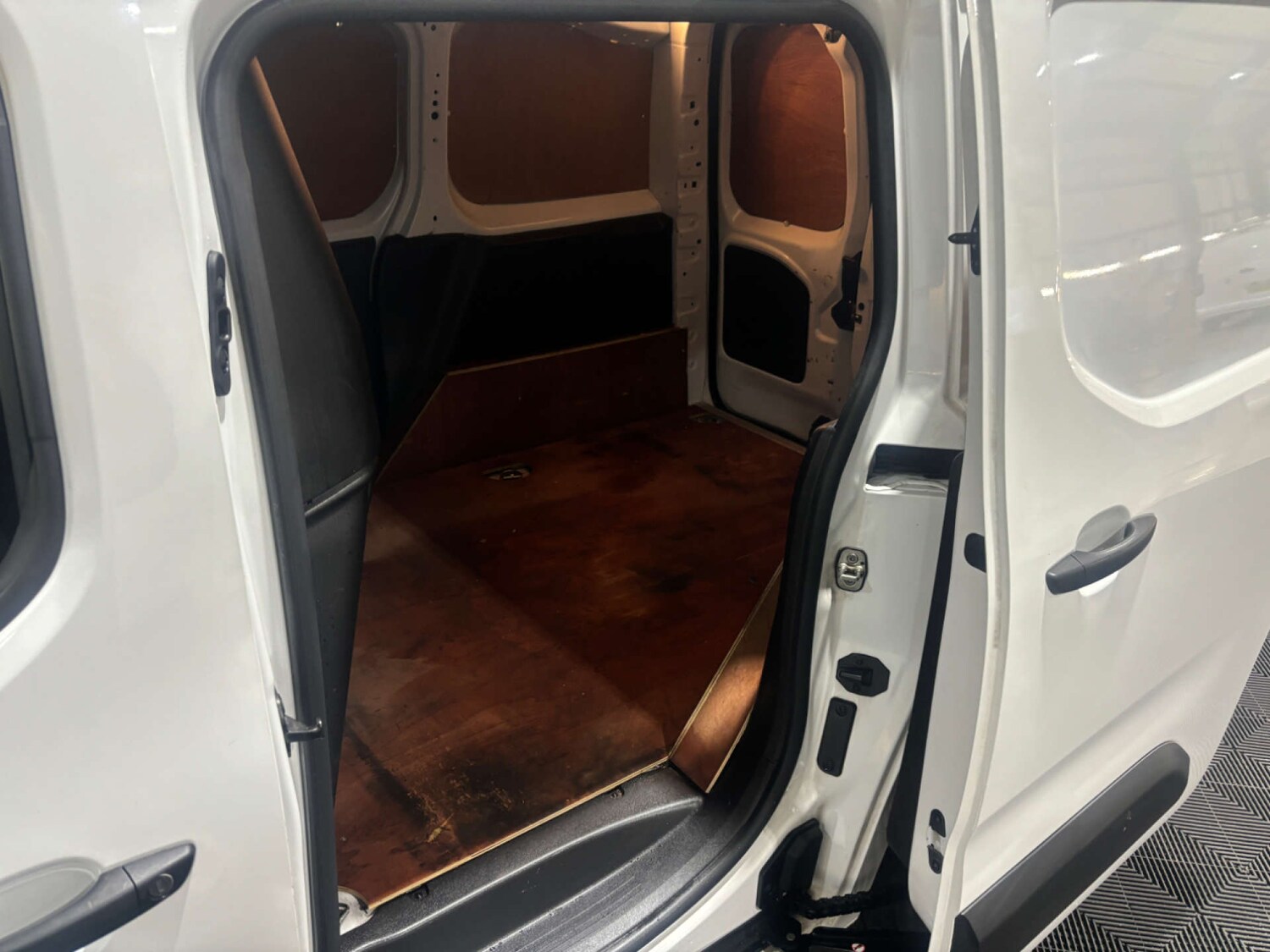 Vehicle 29