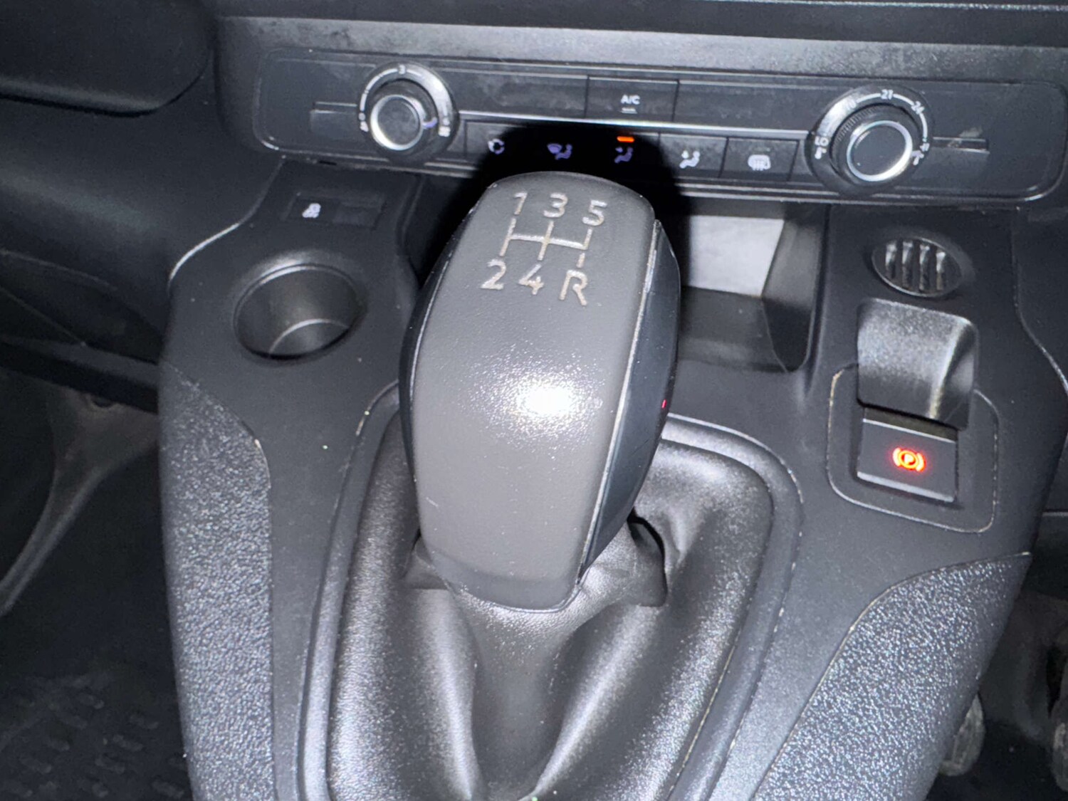 Used Peugeot Partner 2019 for sale - 77337005: Photo 18