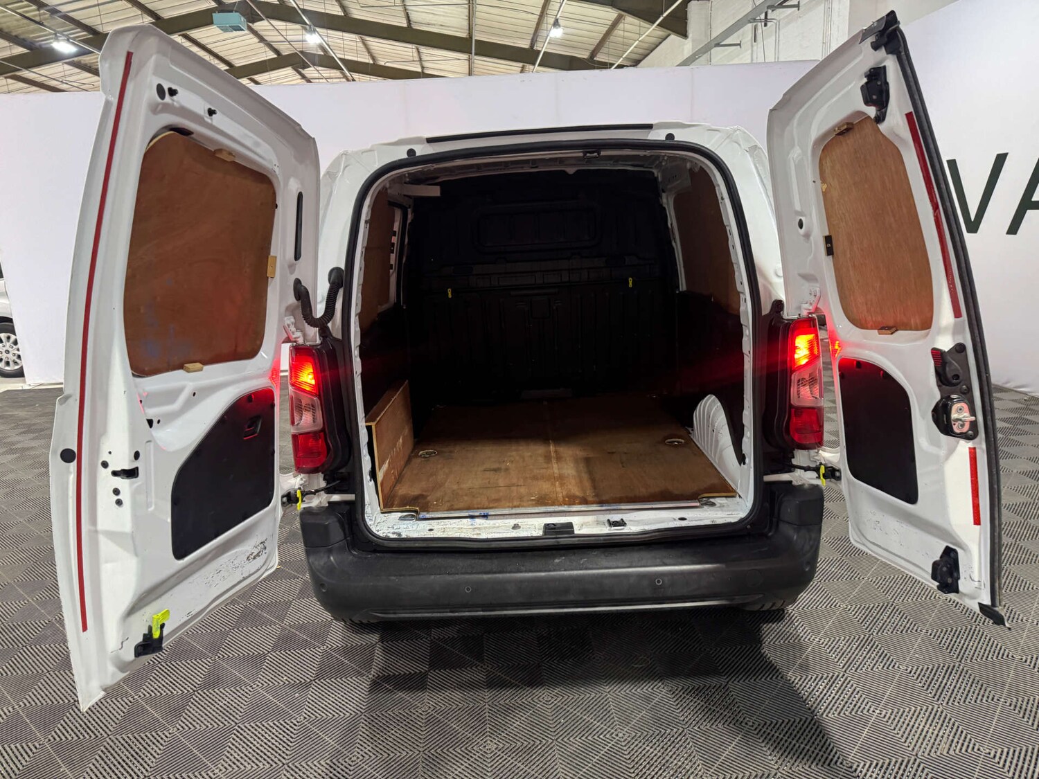 Used Peugeot Partner 2019 for sale - 77337005: Photo 3