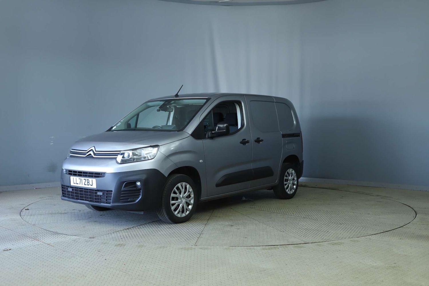 Used Citroen Berlingo 2021 for sale - 77847526: Photo 2