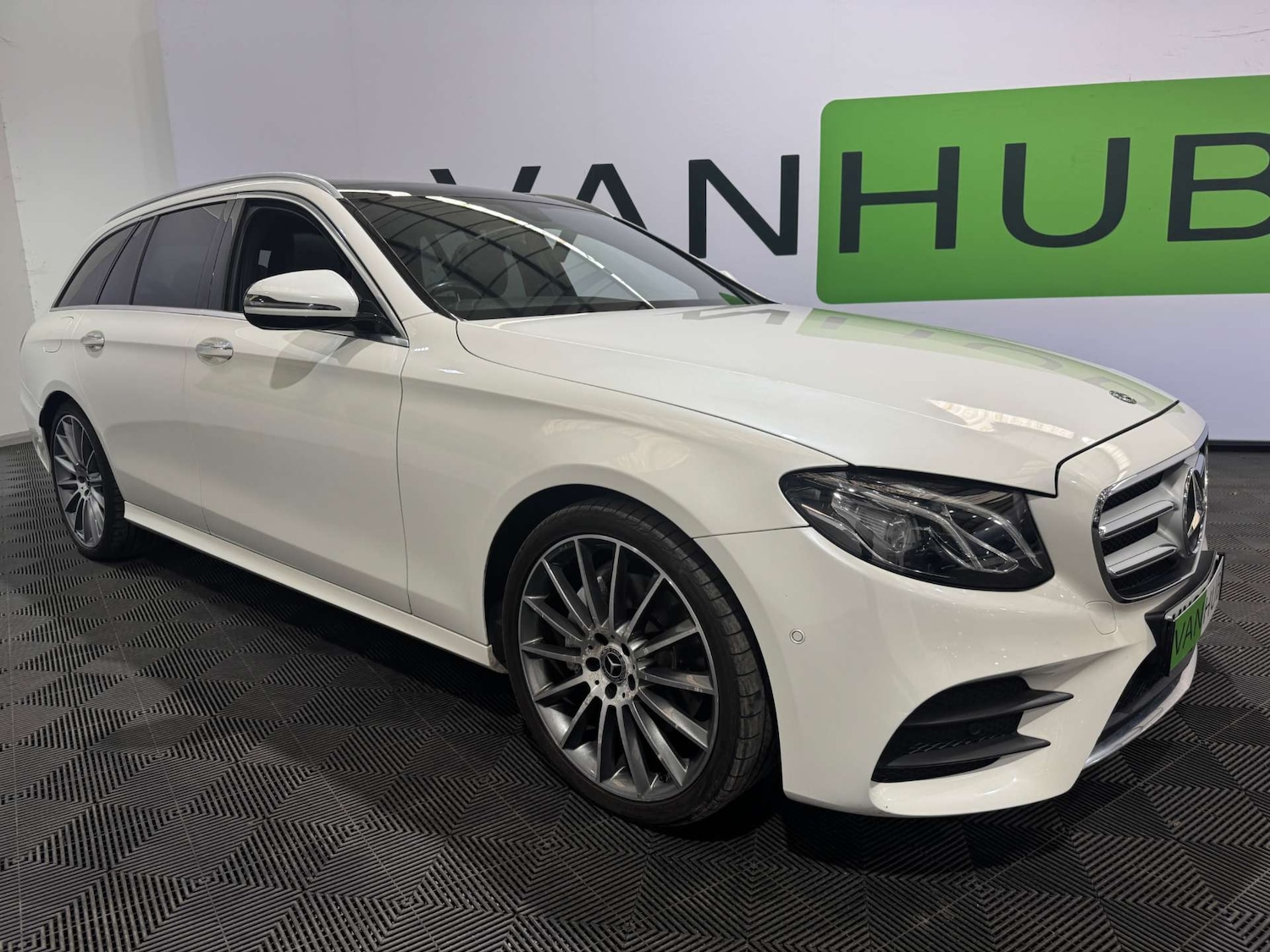 Used Mercedes-Benz E Class 2018 for sale - 76038499: Photo 1